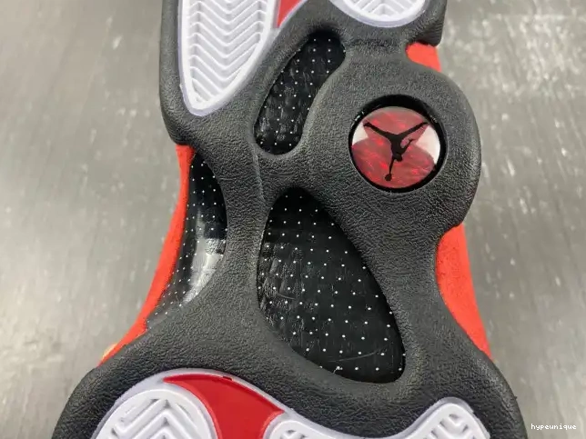 HYPE 414571-004 13 (2017) Retro Jordan Bred 0601